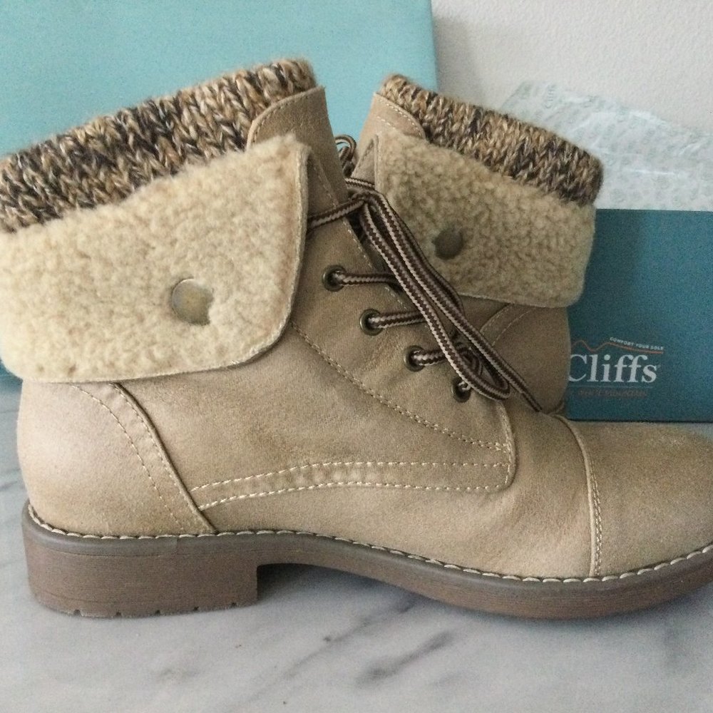 Cliffs by WHITE MOUNTAIN Women' Duena Boots
